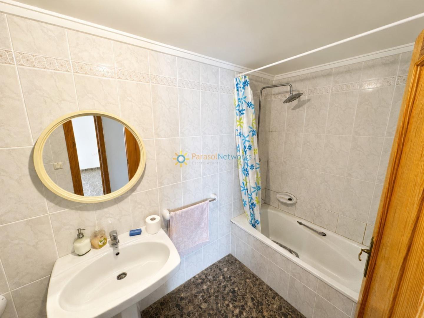 Flat for Sale in Oliva