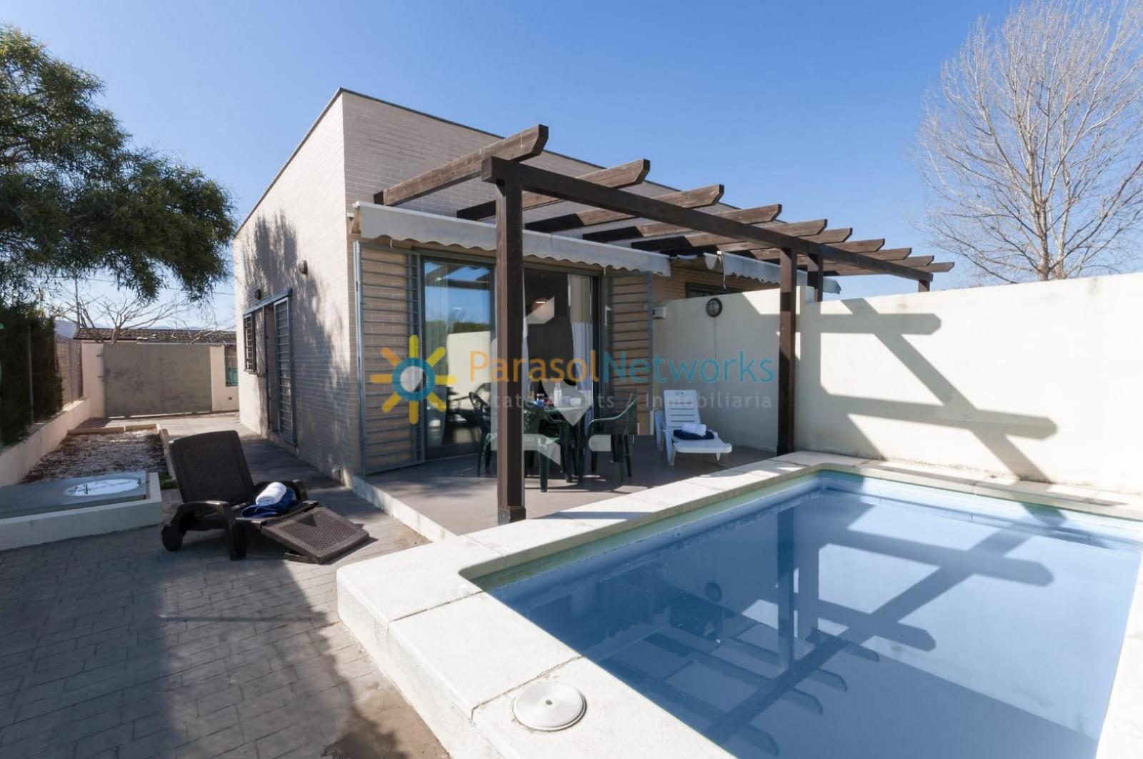 Semi-detached House for Rent in Oliva