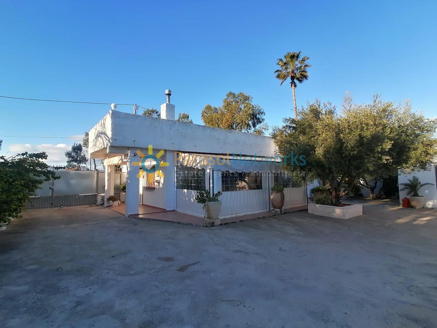 Chalet for Rent in Oliva