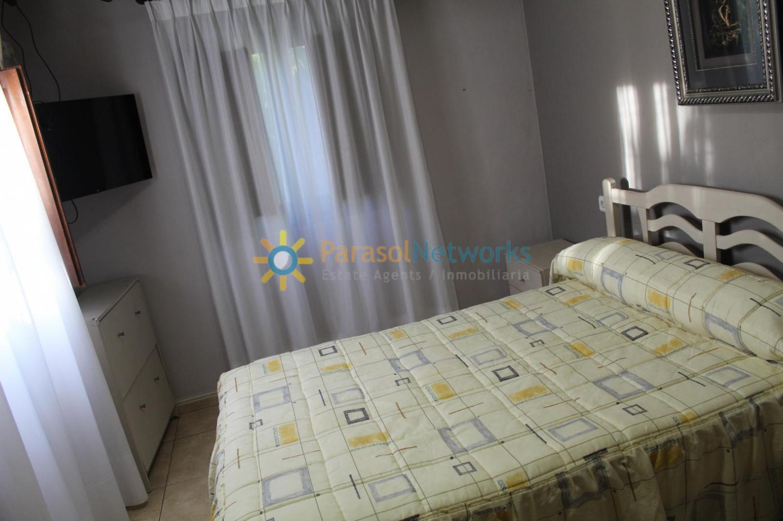 Chalet for Rent in Oliva