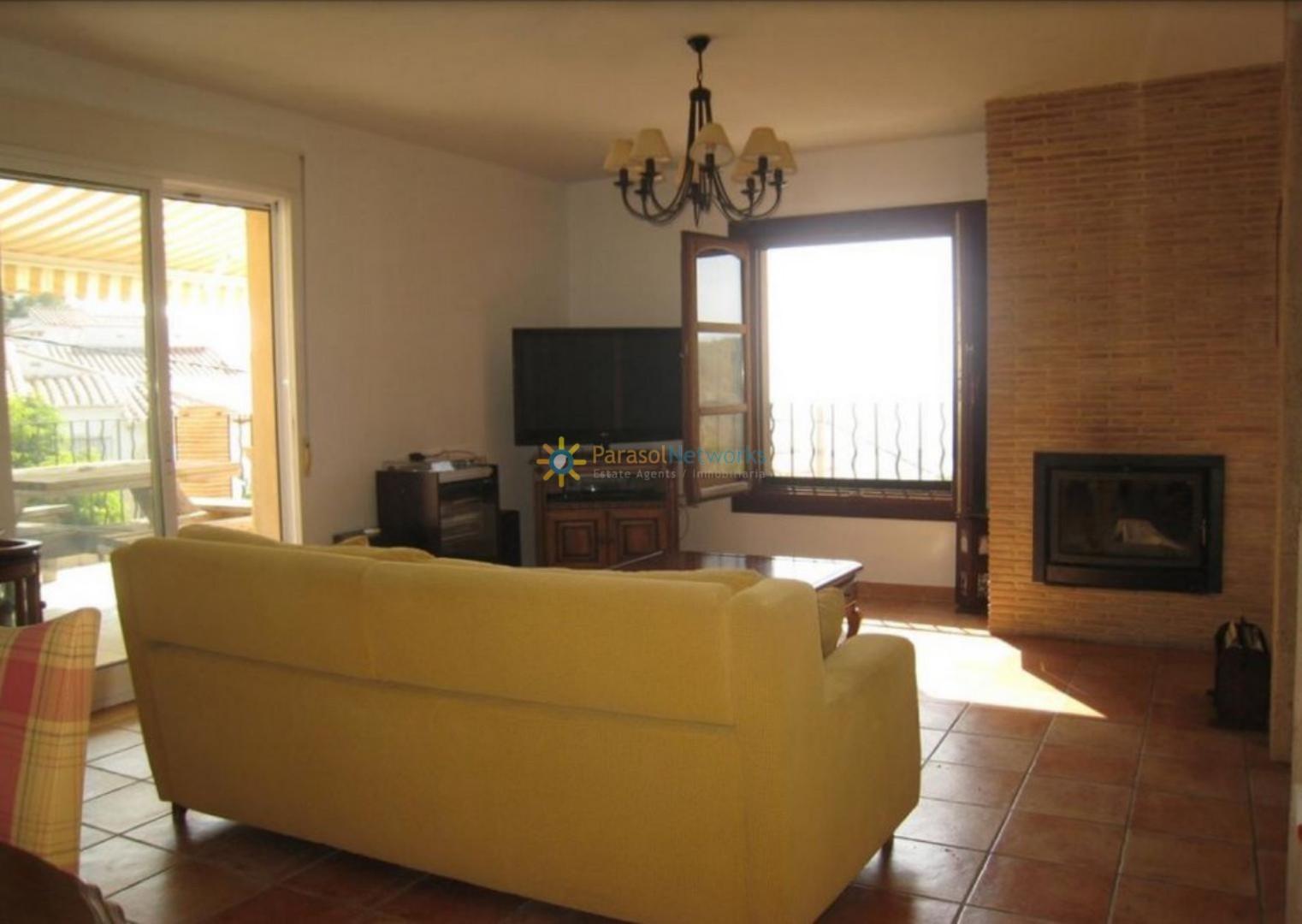 Villa for Sale in Oliva