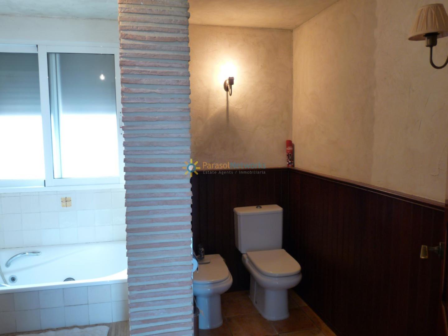 Villa for Sale in Oliva