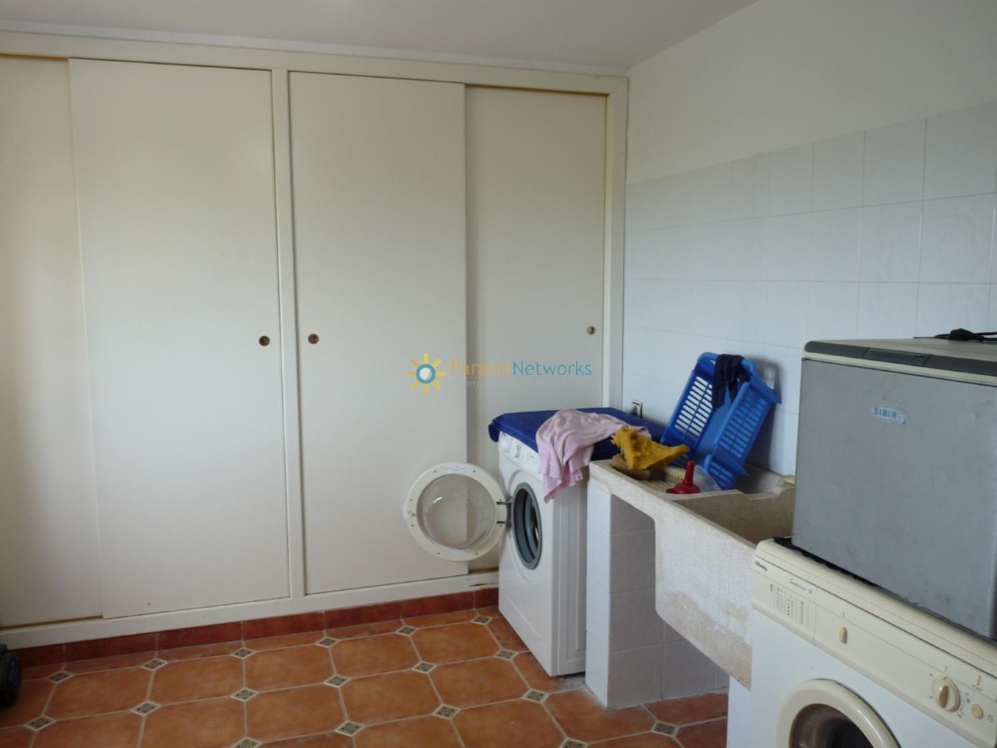 Villa for Sale in Oliva