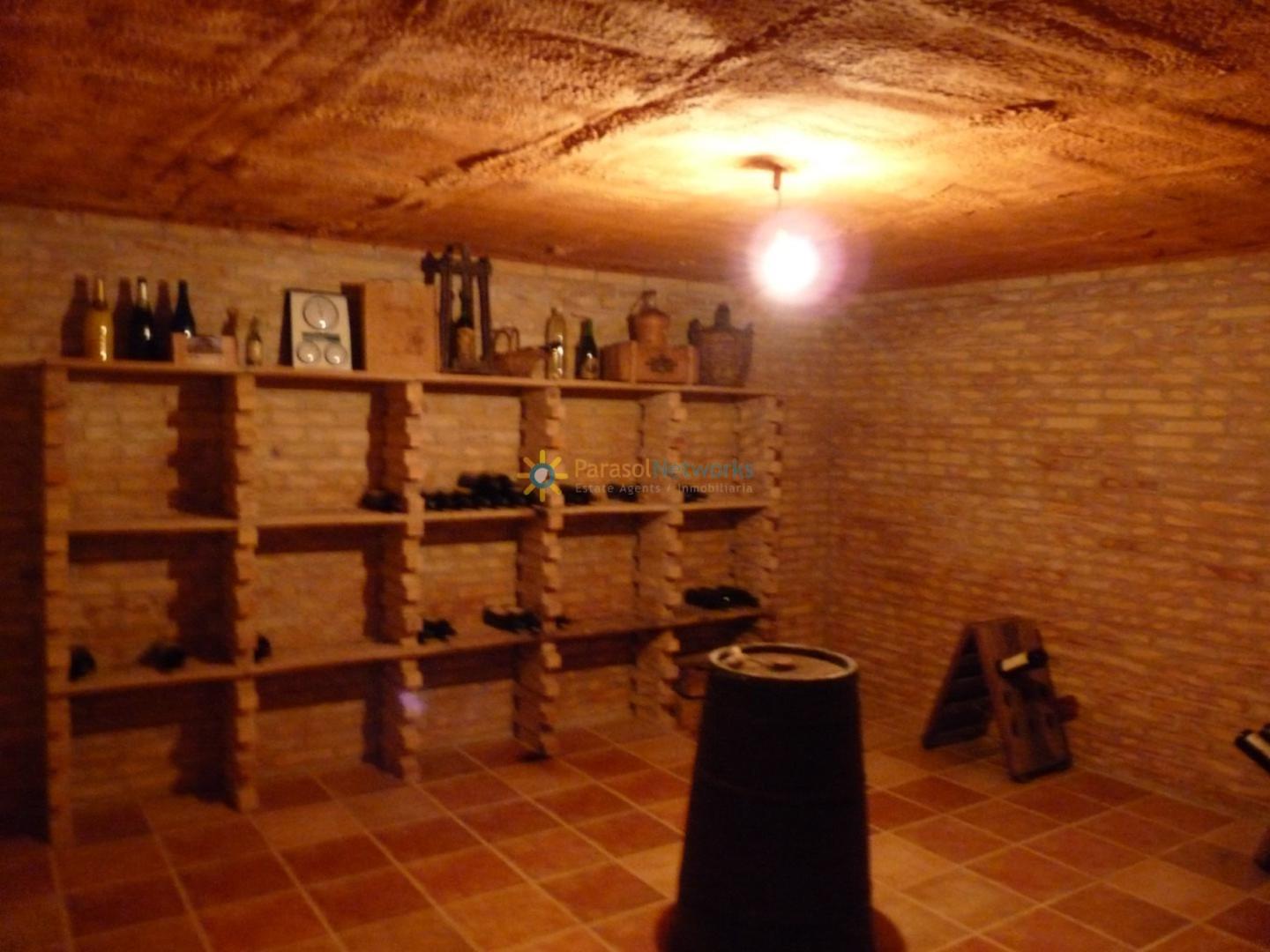 Villa for Sale in Oliva