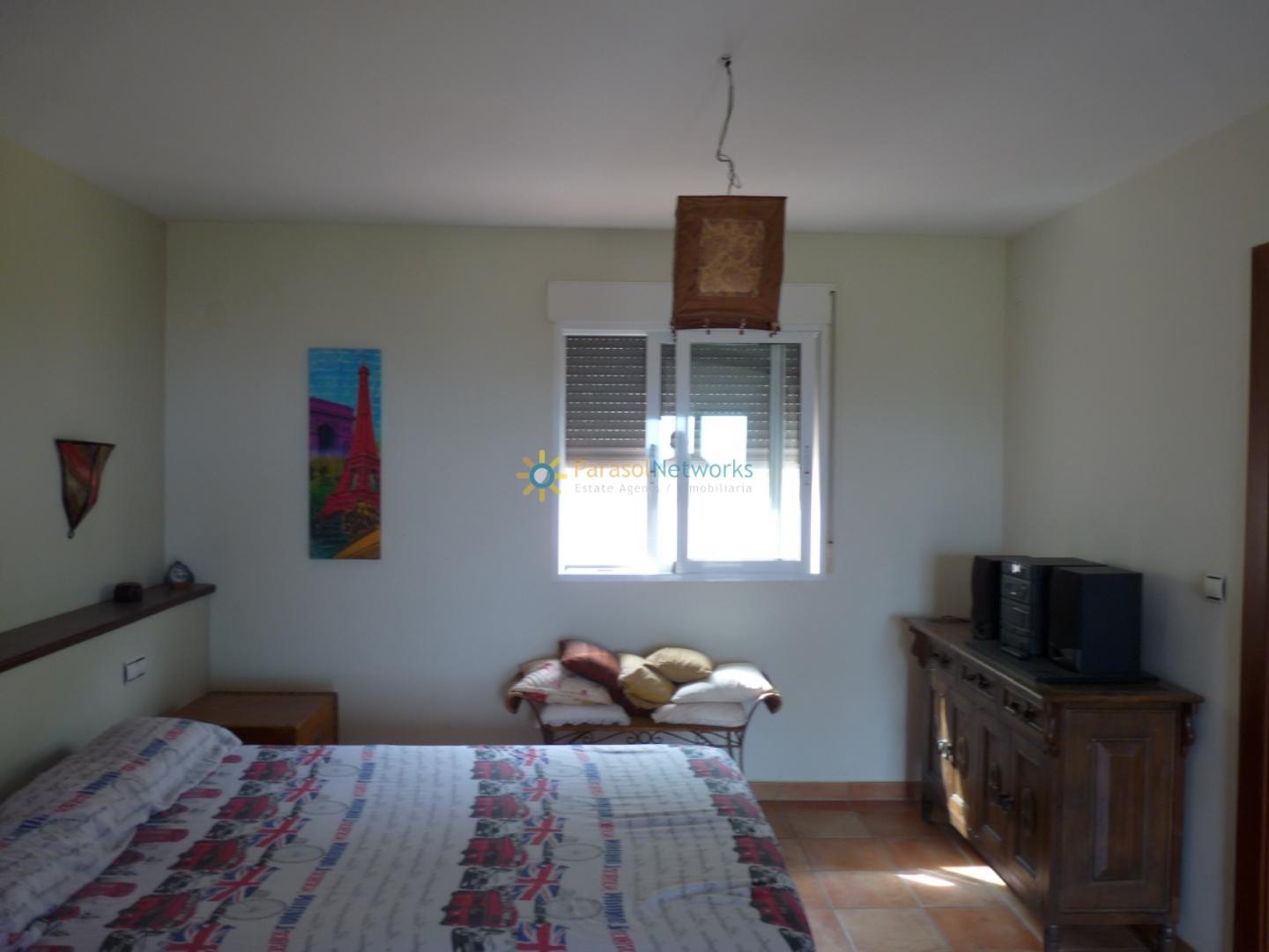 Villa for Sale in Oliva
