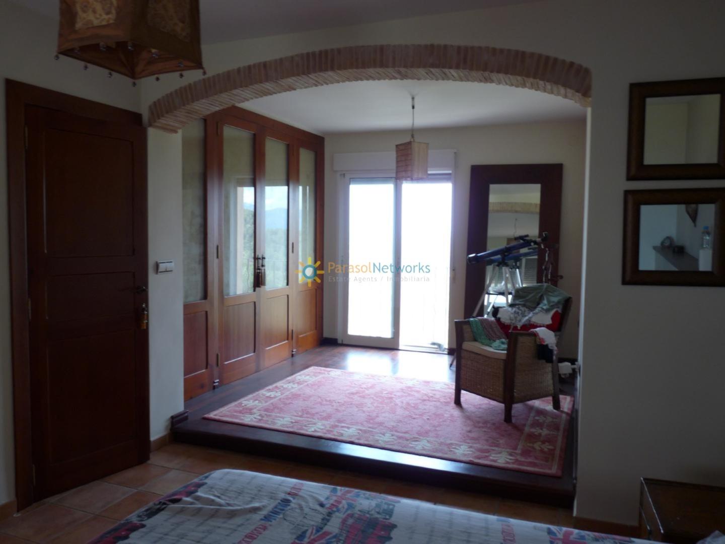 Villa for Sale in Oliva