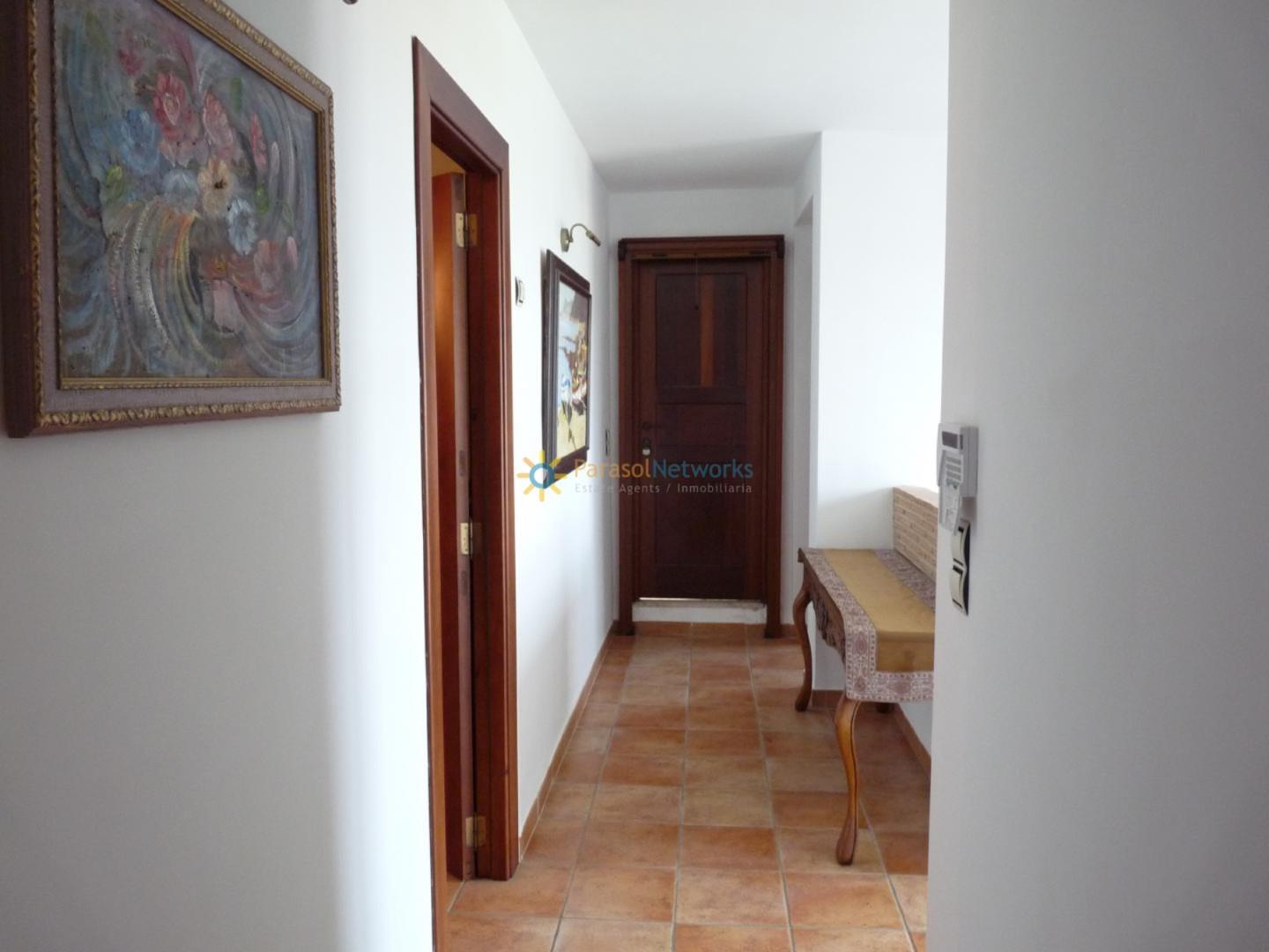 Villa for Sale in Oliva
