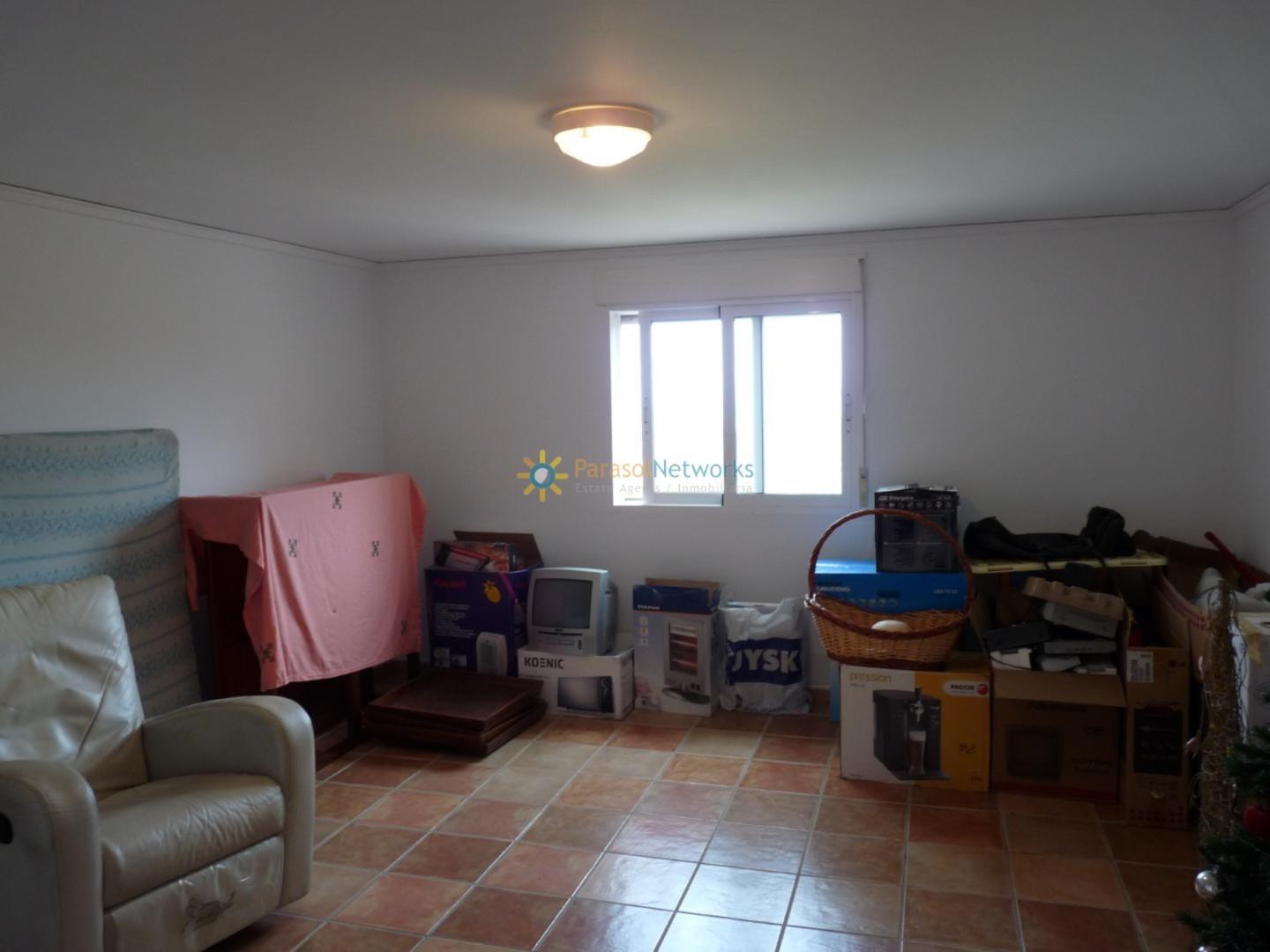 Villa for Sale in Oliva