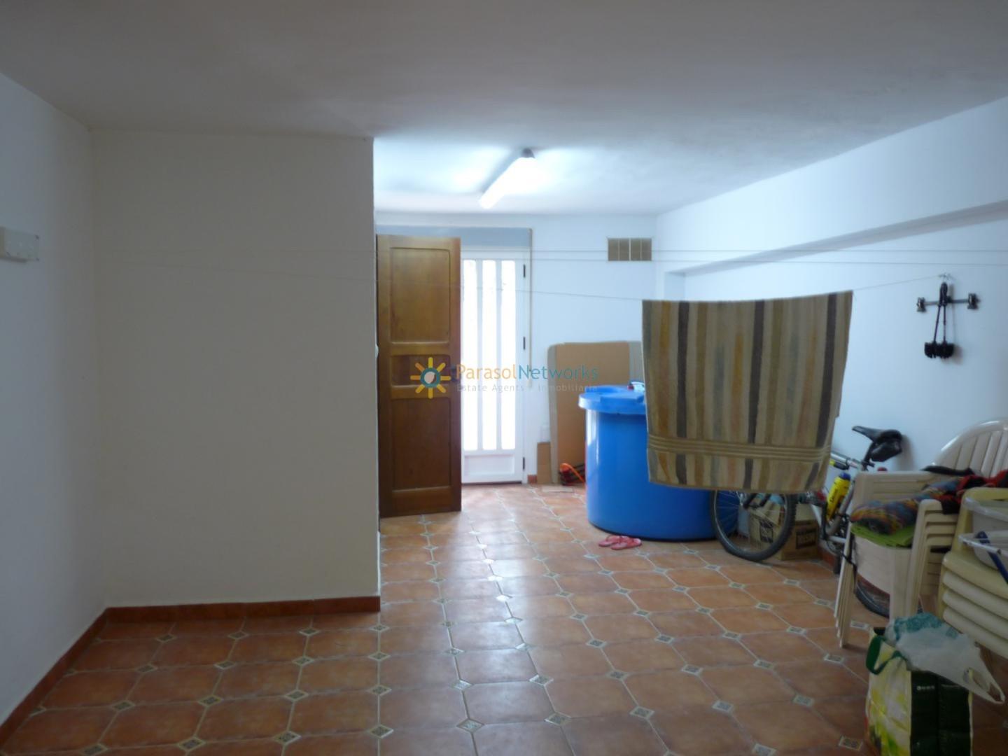 Villa for Sale in Oliva