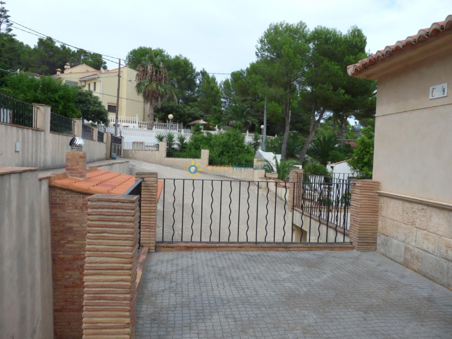 Villa for Sale in Oliva