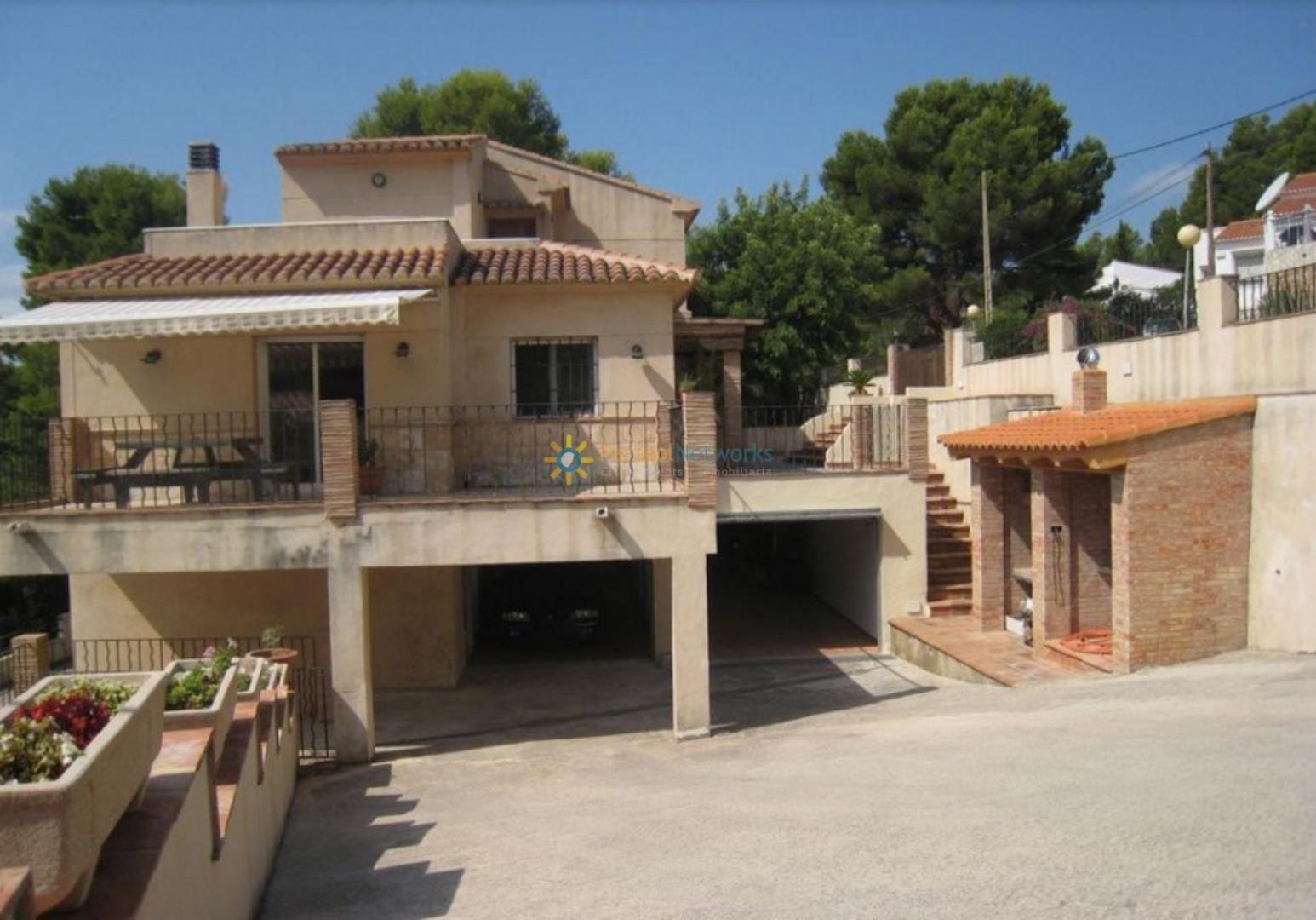 Villa for Sale in Oliva