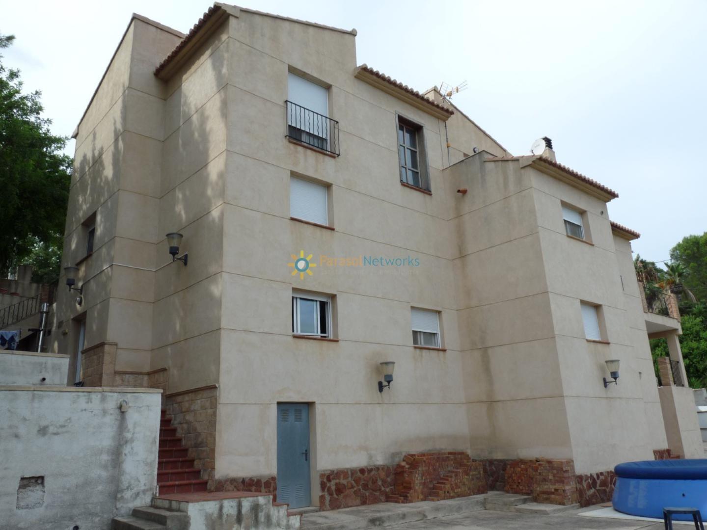 Villa for Sale in Oliva