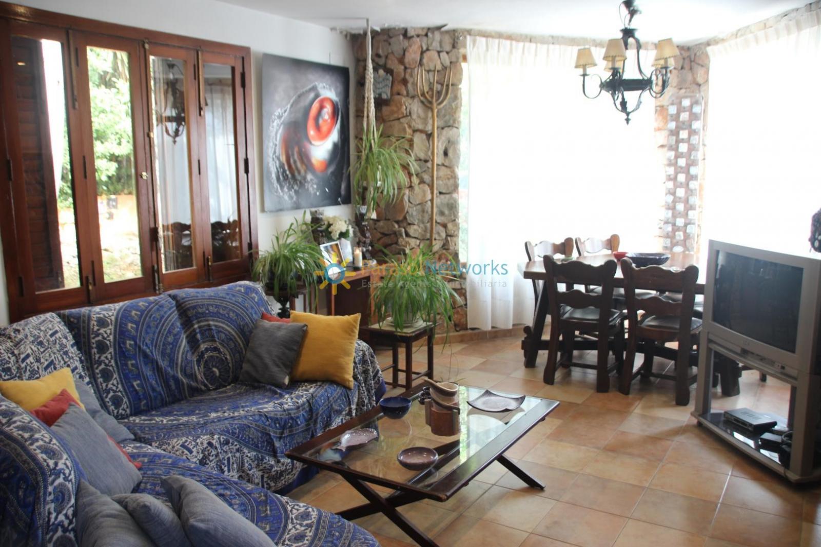 Villa for Sale in Llocnou de Sant Jeroni