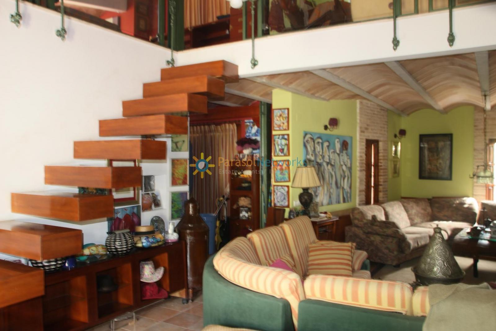 Villa for Sale in Llocnou de Sant Jeroni