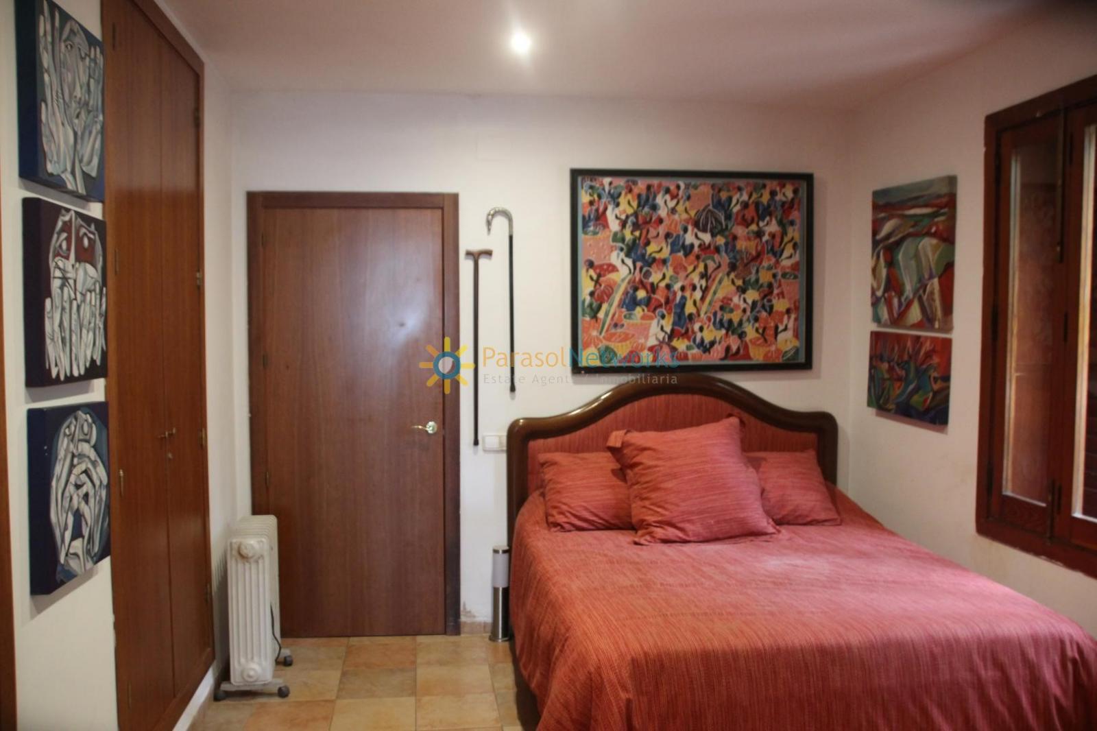 Villa for Sale in Llocnou de Sant Jeroni