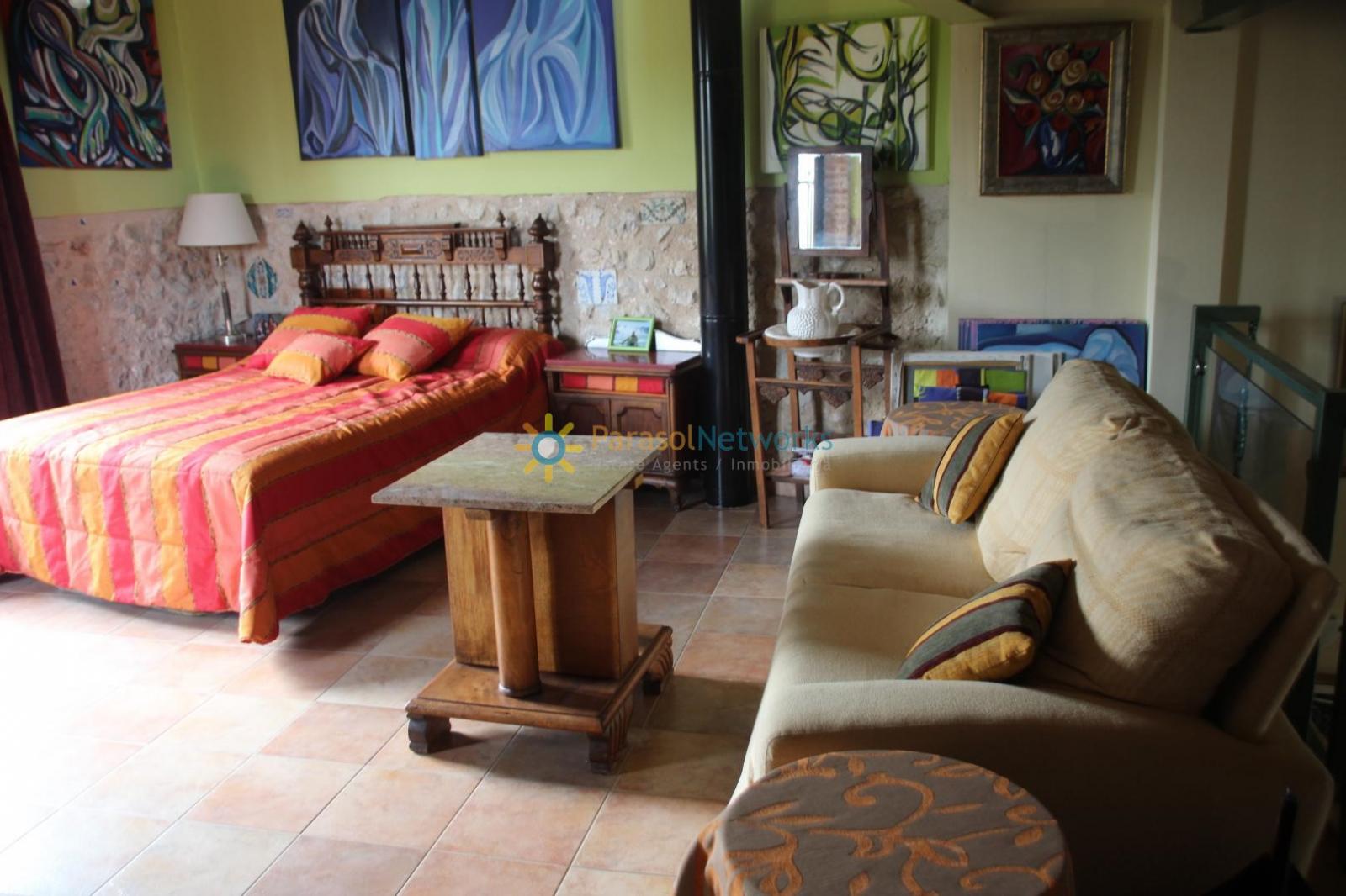 Villa for Sale in Llocnou de Sant Jeroni