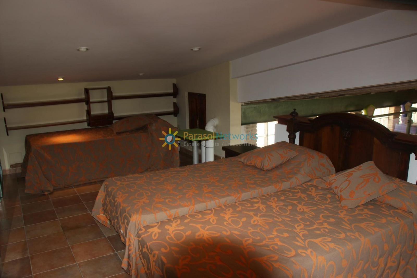 Villa for Sale in Llocnou de Sant Jeroni
