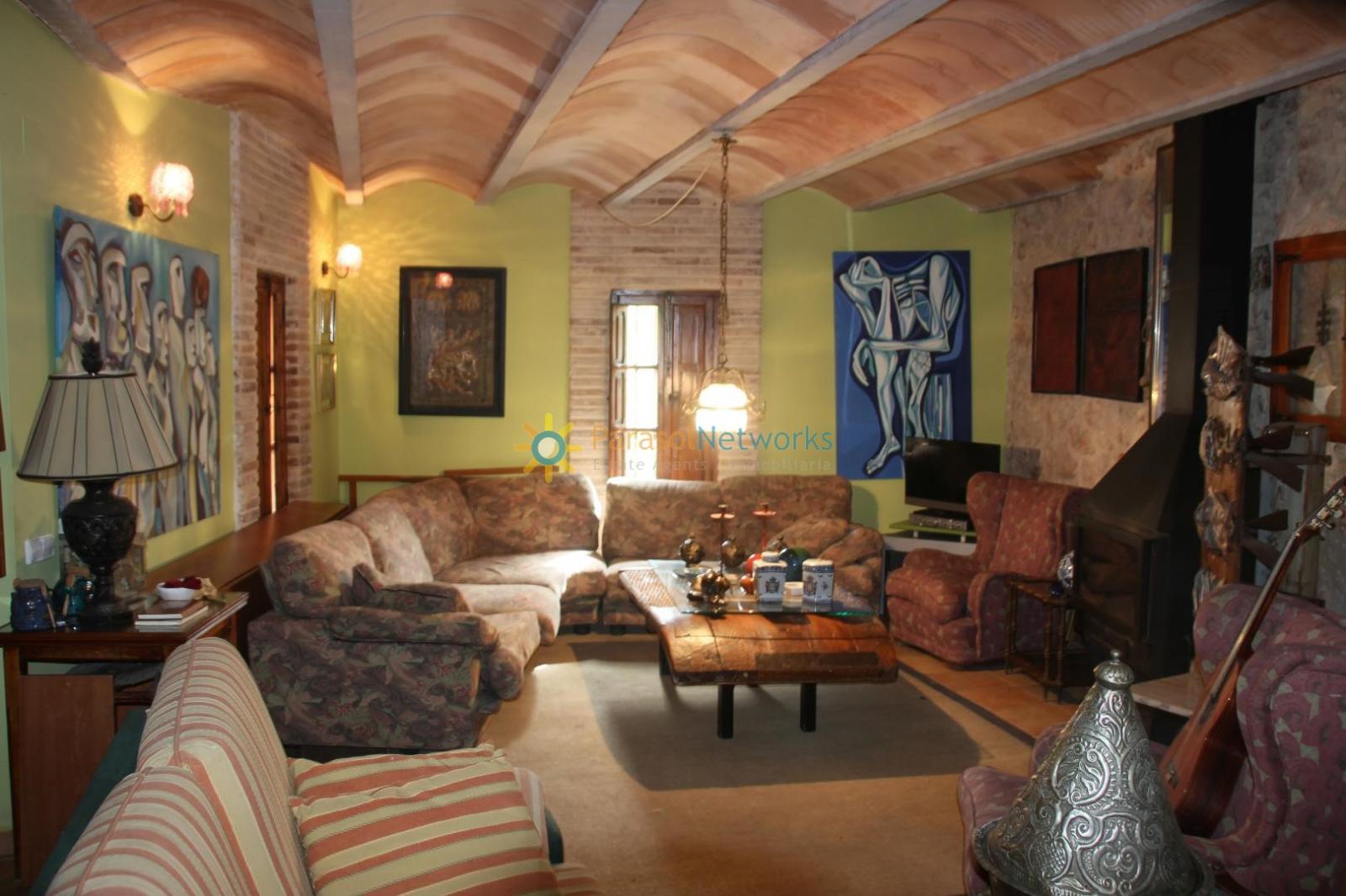 Villa for Sale in Llocnou de Sant Jeroni