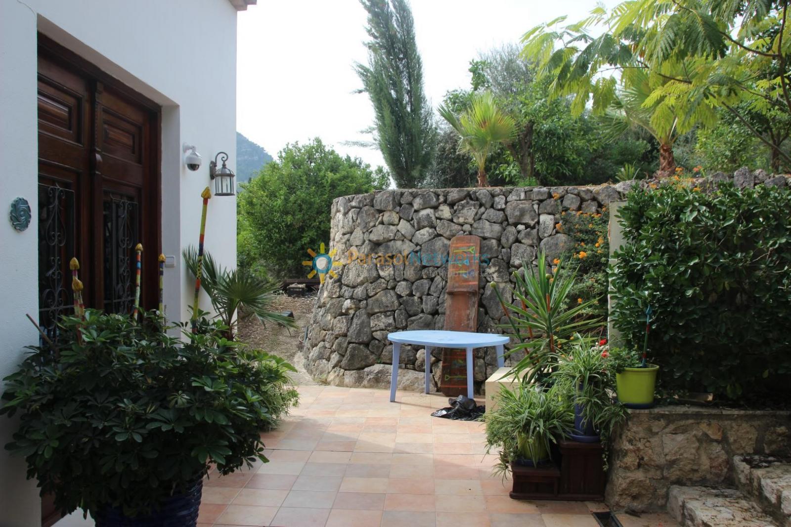 Villa for Sale in Llocnou de Sant Jeroni