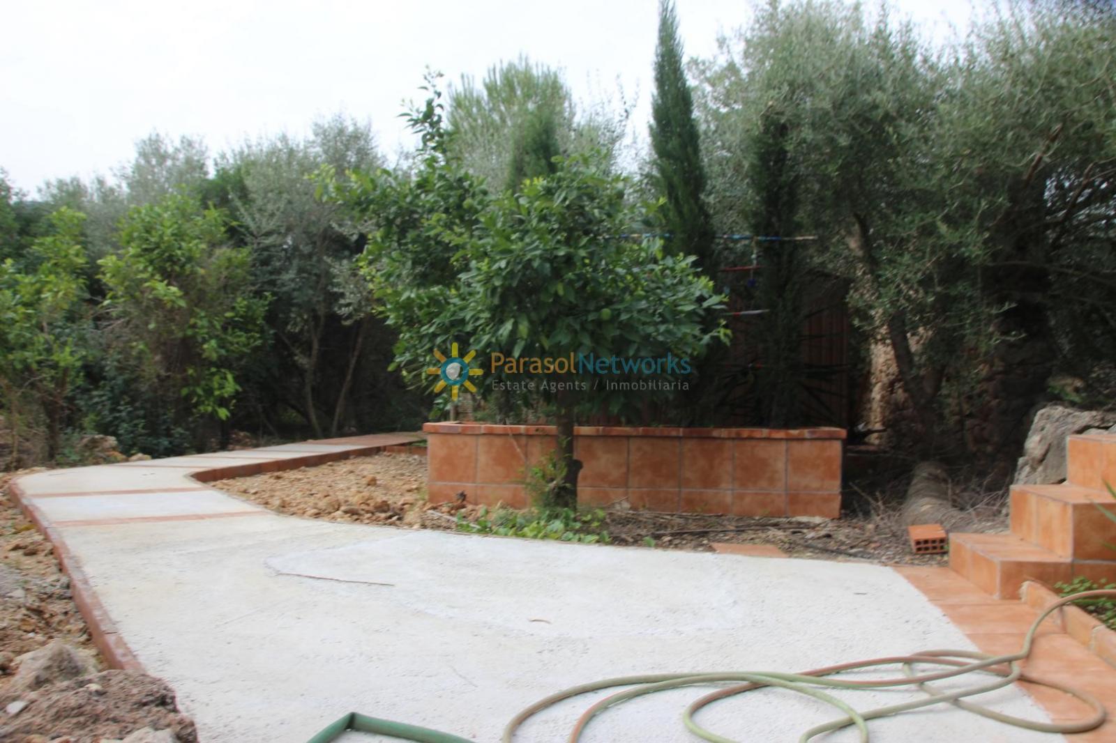 Villa for Sale in Llocnou de Sant Jeroni