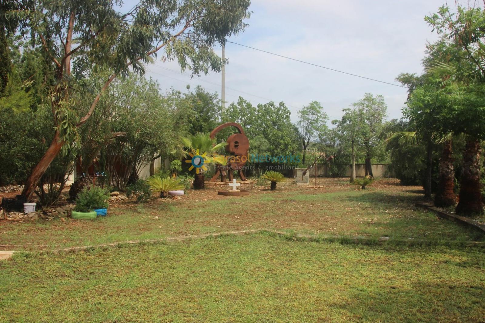 Villa for Sale in Llocnou de Sant Jeroni
