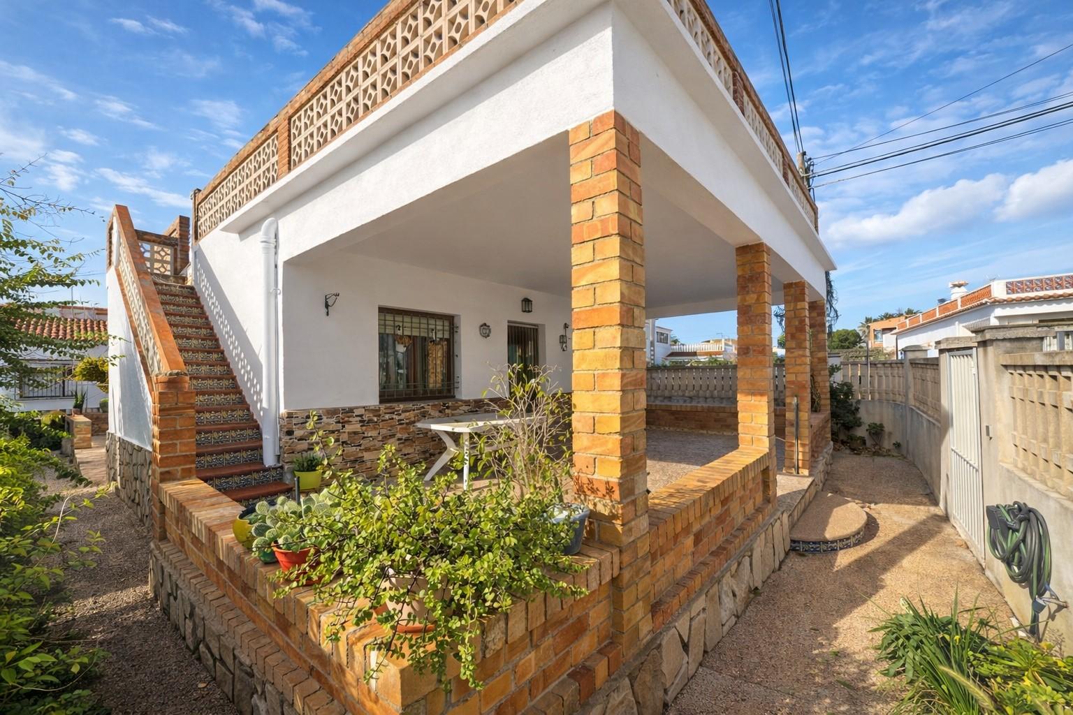 Chalet for Sale in Oliva