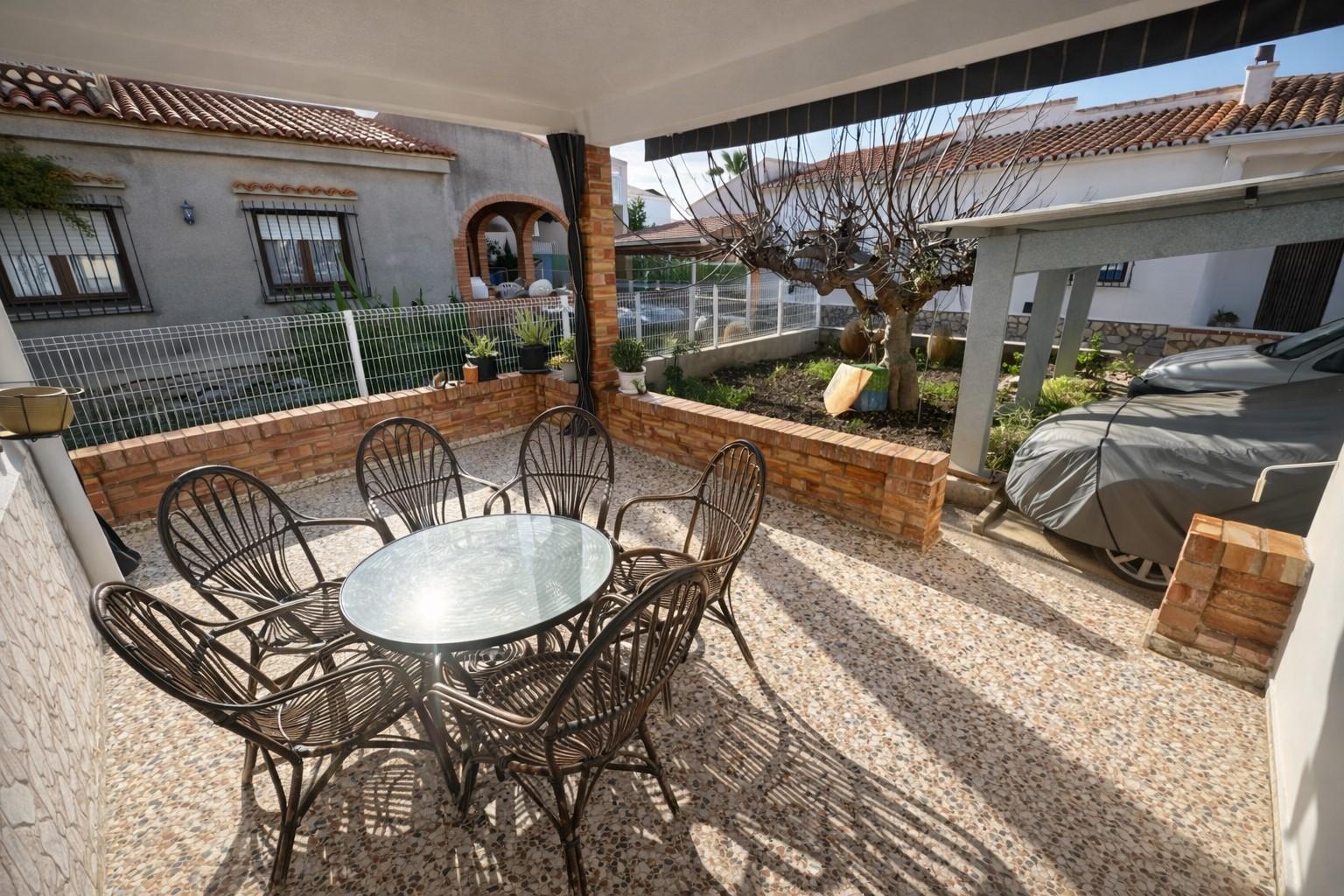 Chalet for Sale in Oliva