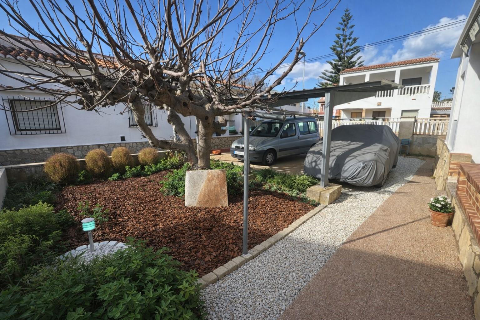 Chalet for Sale in Oliva