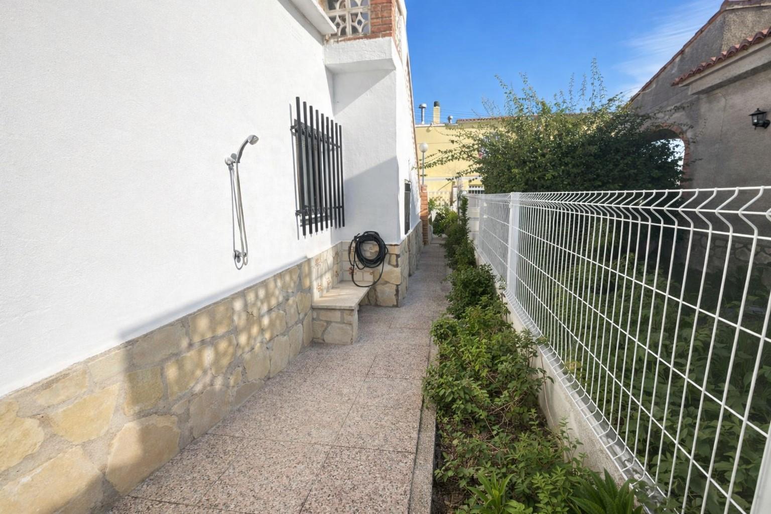 Chalet for Sale in Oliva