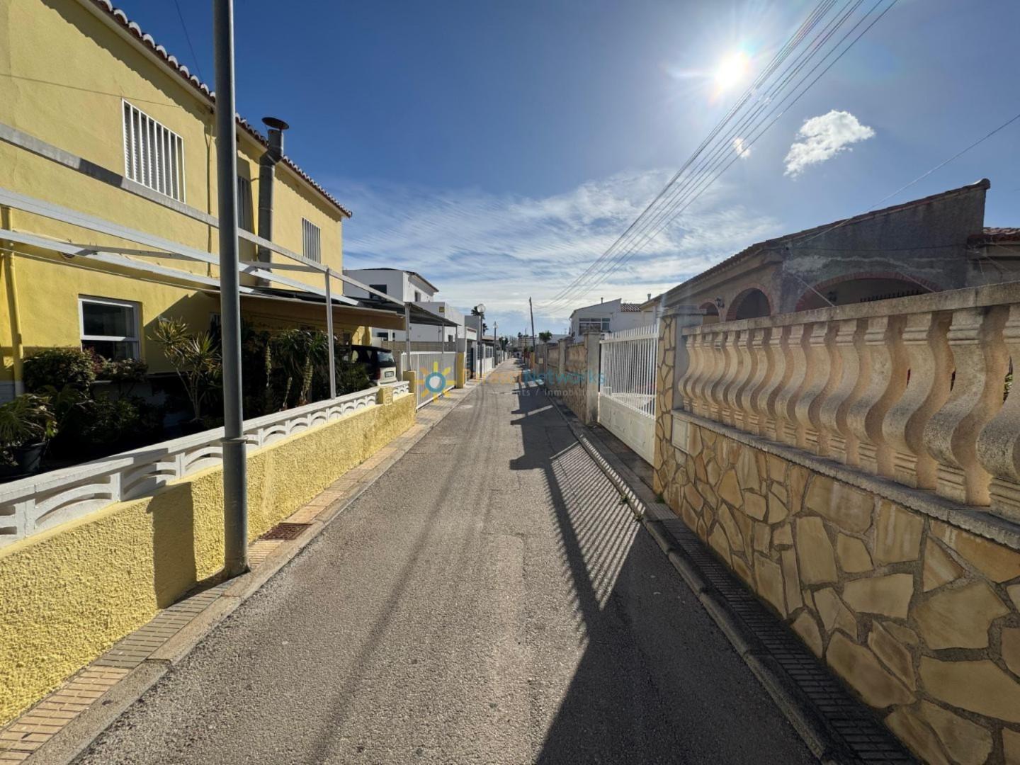 Chalet for Sale in Oliva