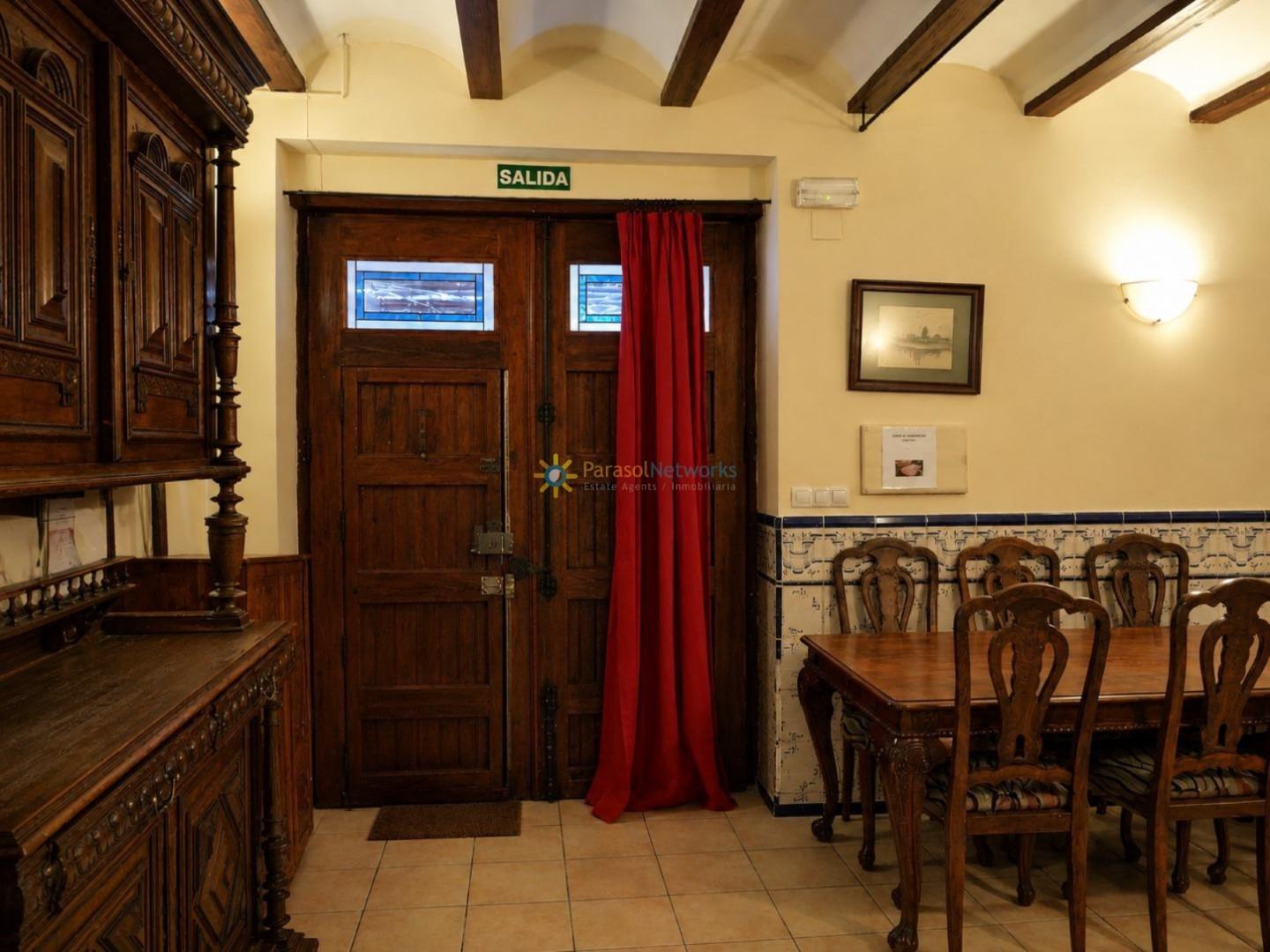 Building for Sale in El Palomar
