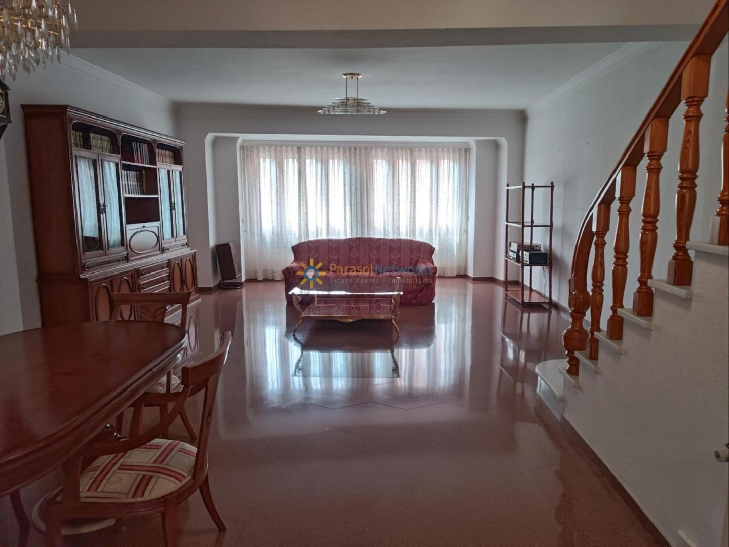 Semi-detached House for Sale in Oliva