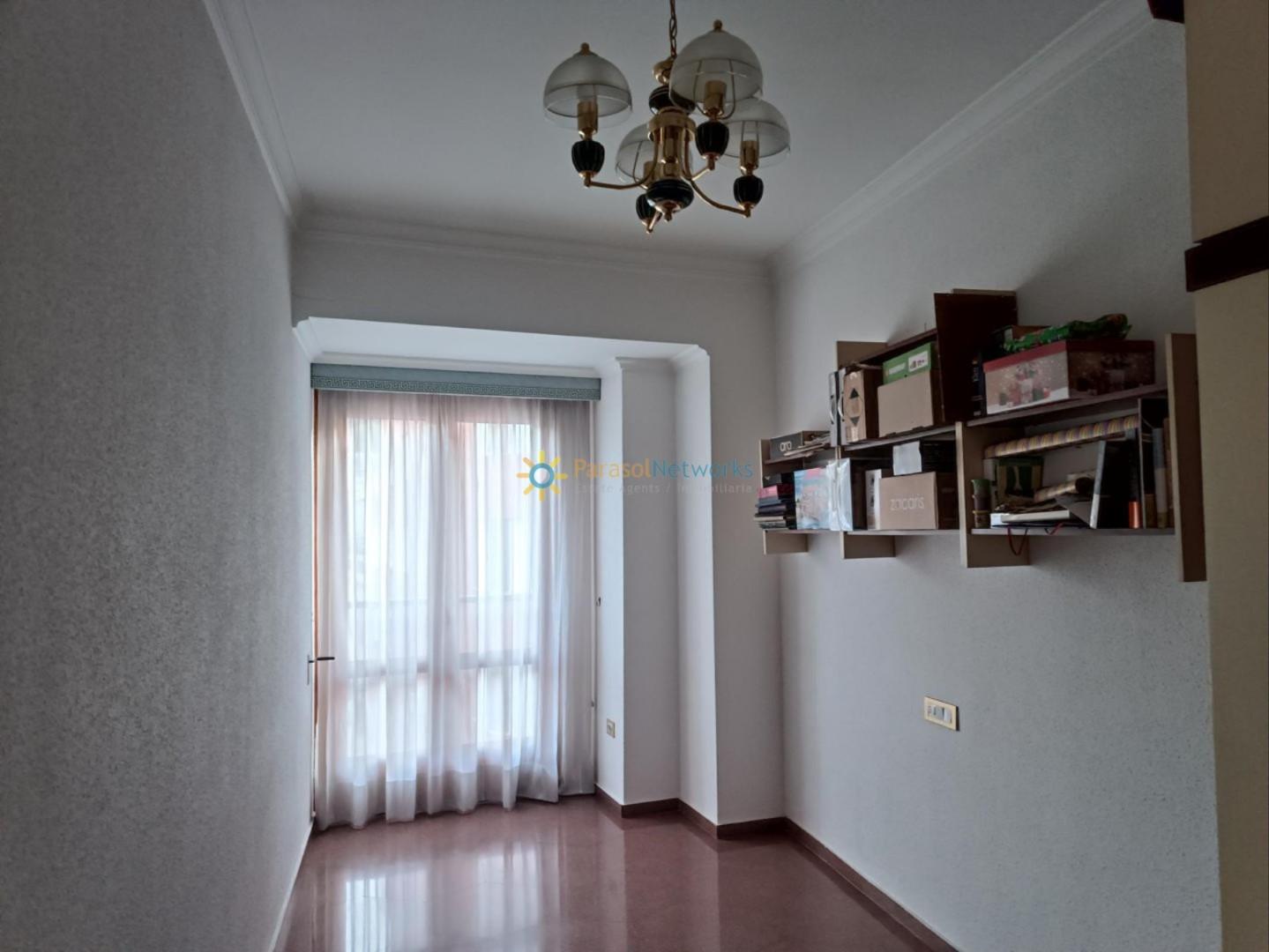 Semi-detached House for Sale in Oliva
