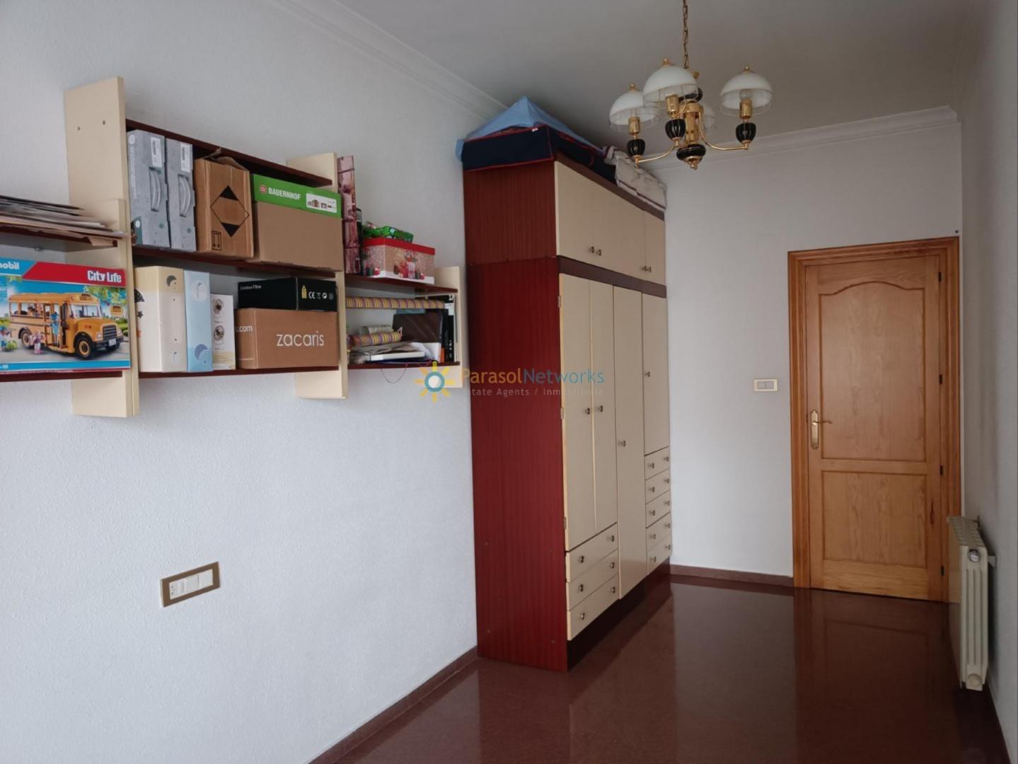 Semi-detached House for Sale in Oliva