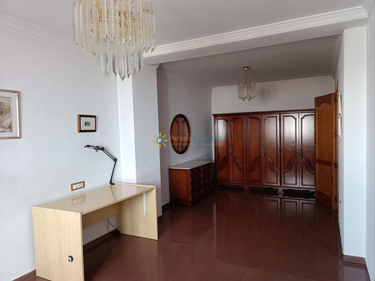Semi-detached House for Sale in Oliva