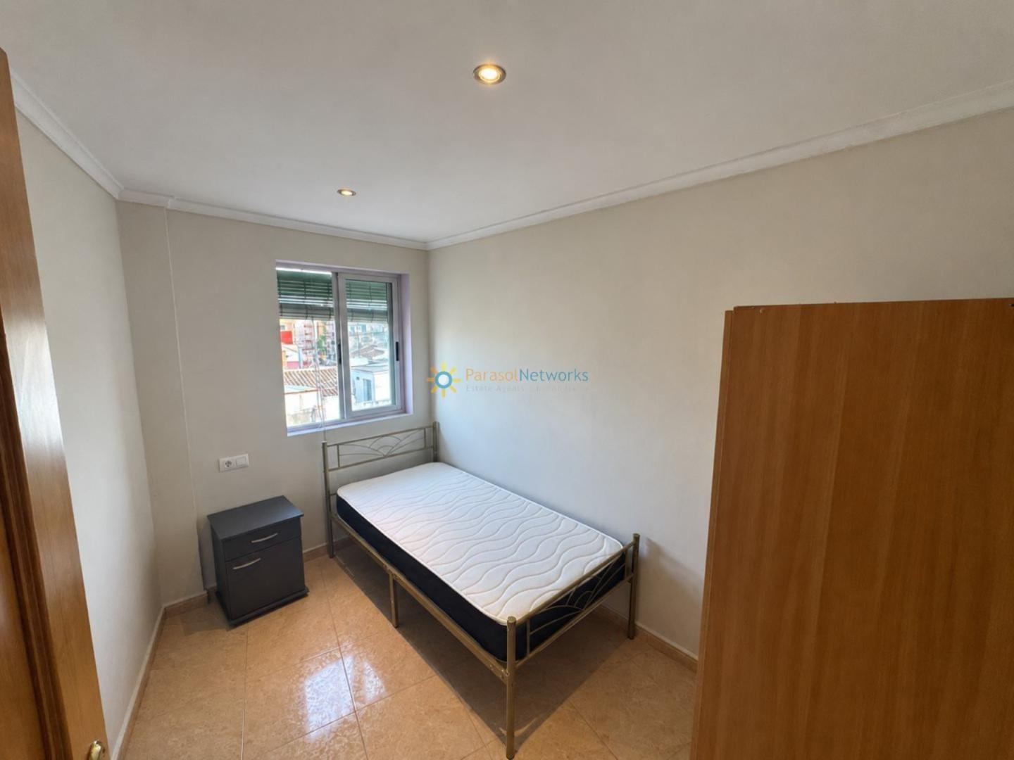 Semi-detached House for Sale in Oliva