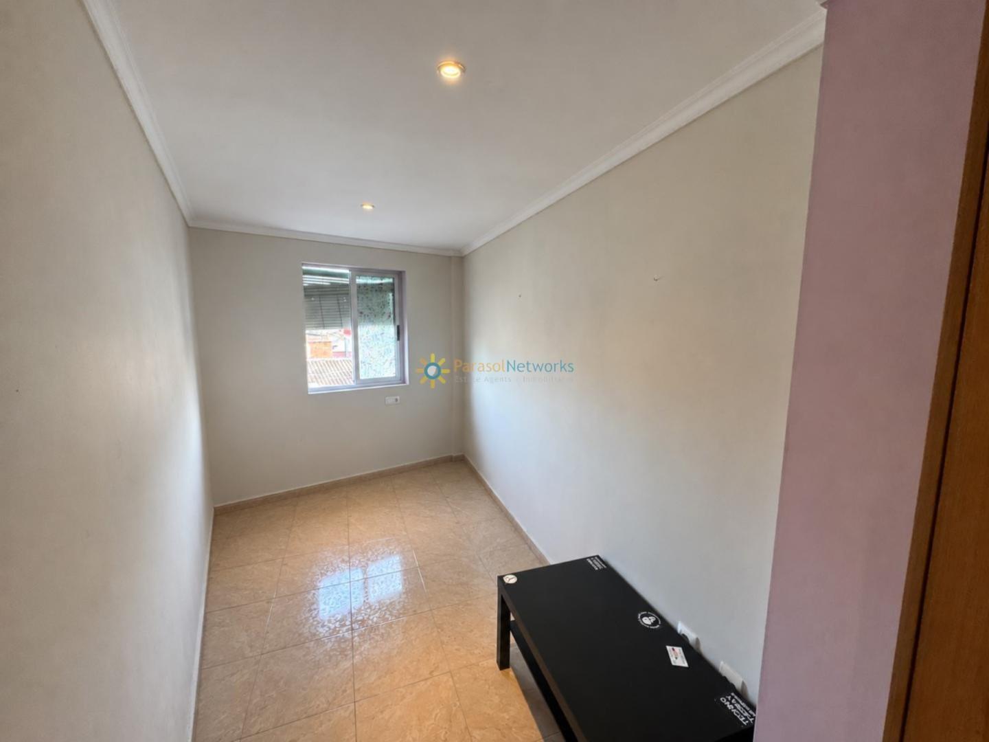 Semi-detached House for Sale in Oliva