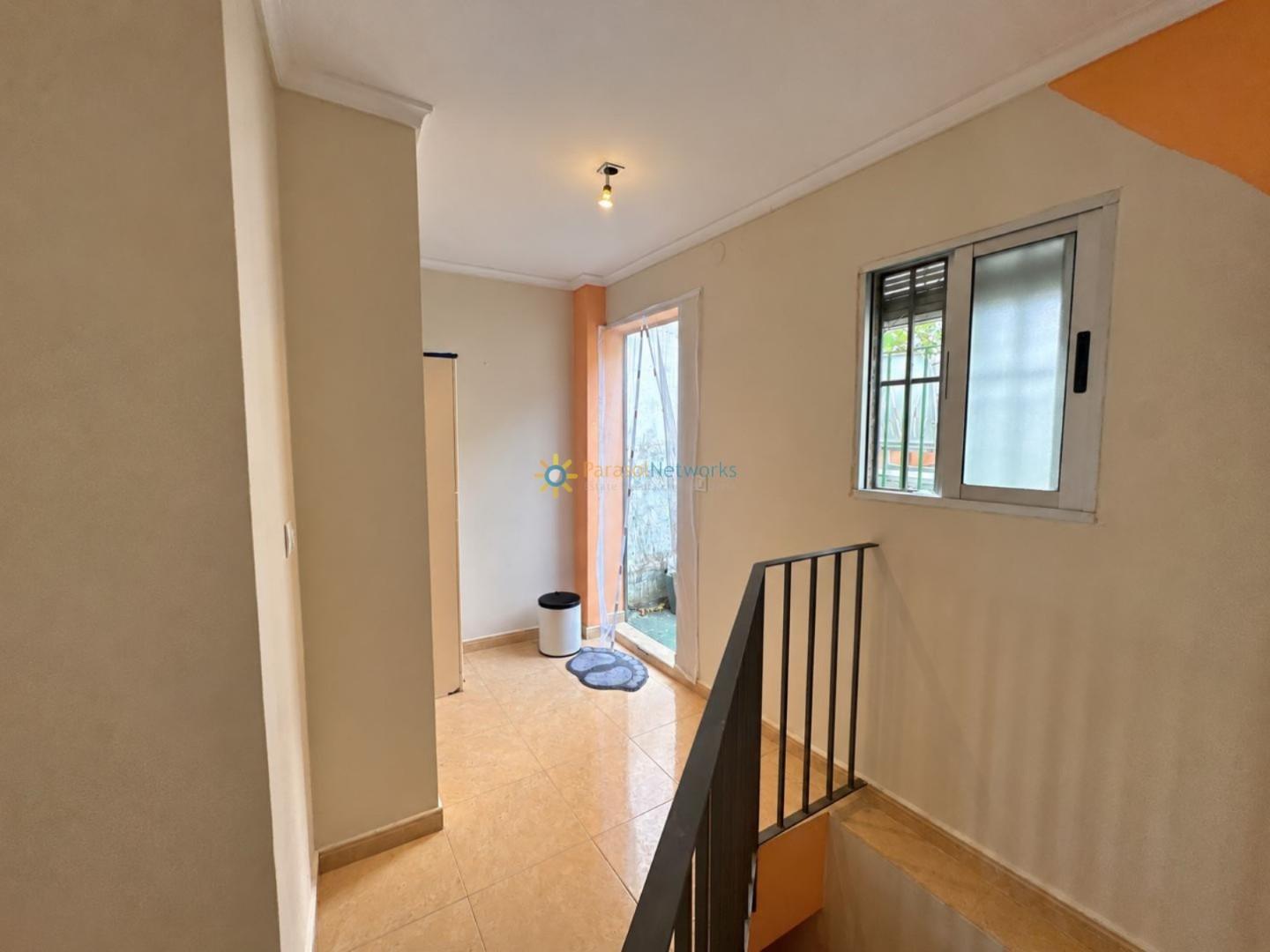 Semi-detached House for Sale in Oliva