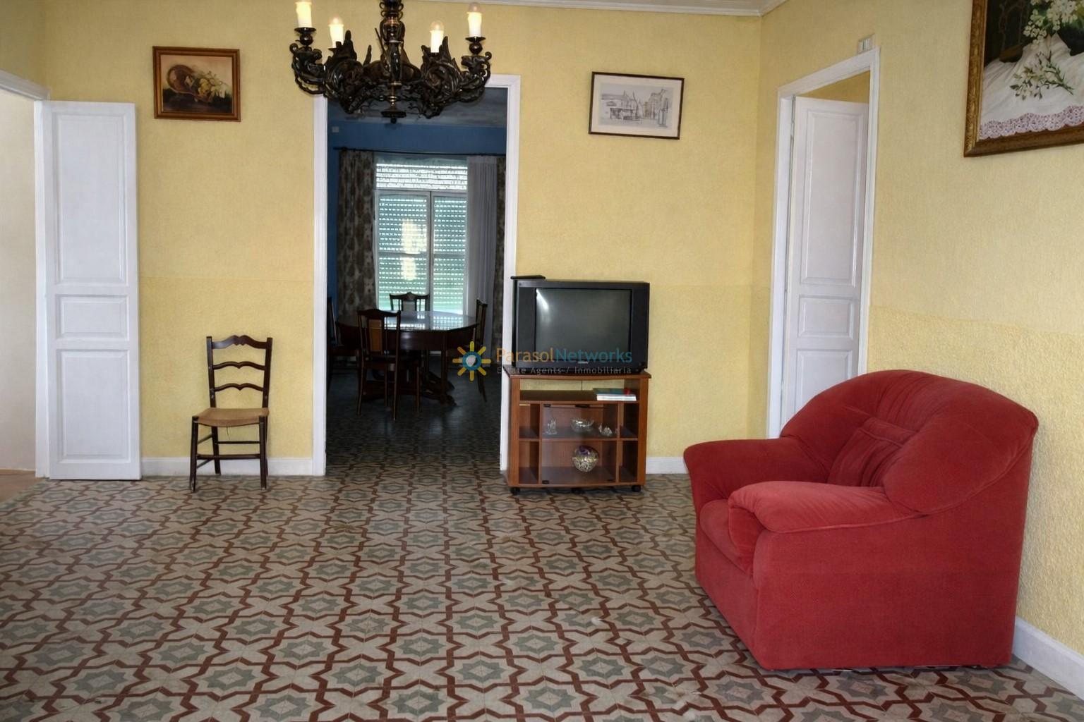 Villa en Venta en Benifairó de la Valldigna