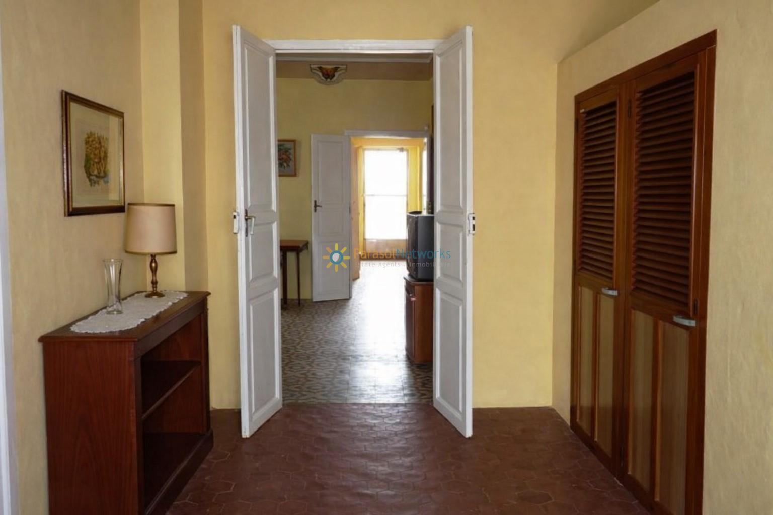 Villa en Venta en Benifairó de la Valldigna