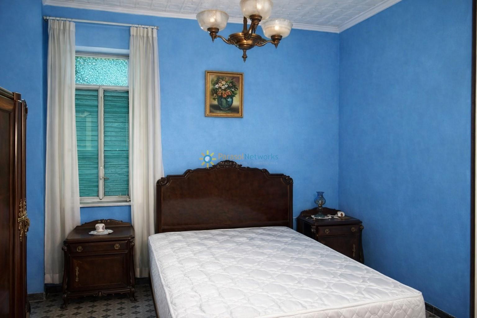 Villa en Venta en Benifairó de la Valldigna