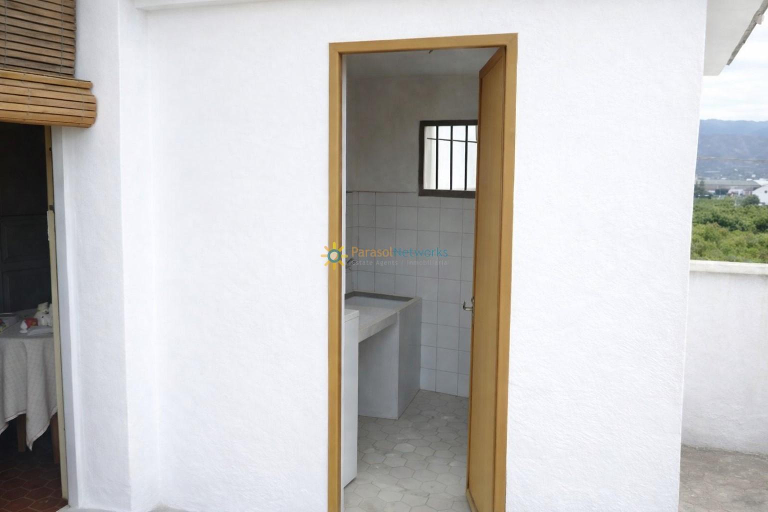 Villa en Venta en Benifairó de la Valldigna