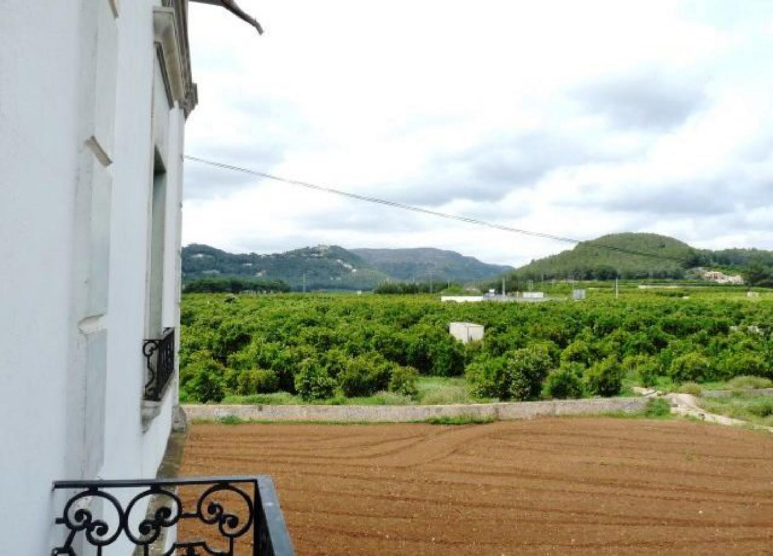 Villa en Venta en Benifairó de la Valldigna