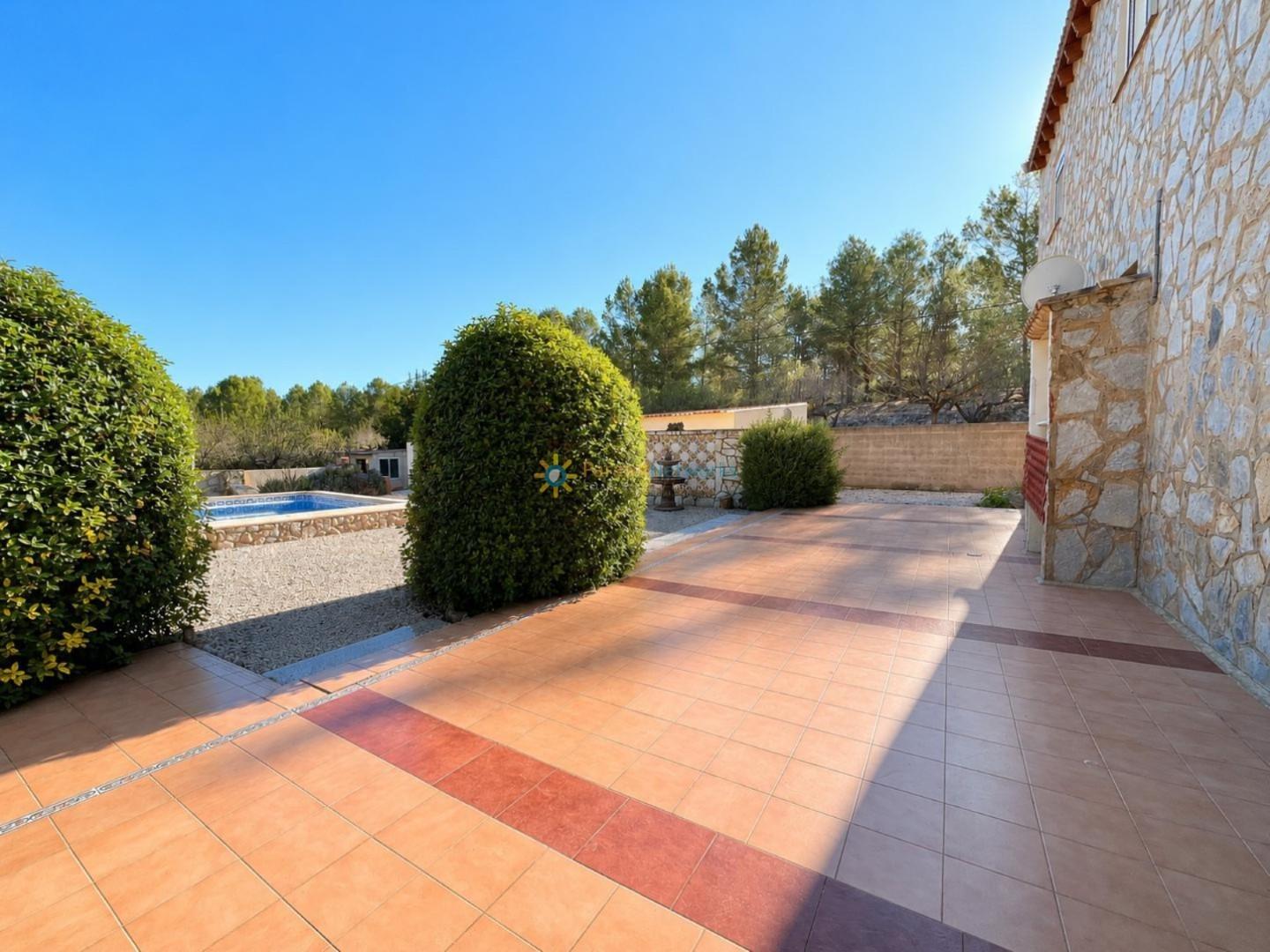 Villa for Sale in Olleria, l'