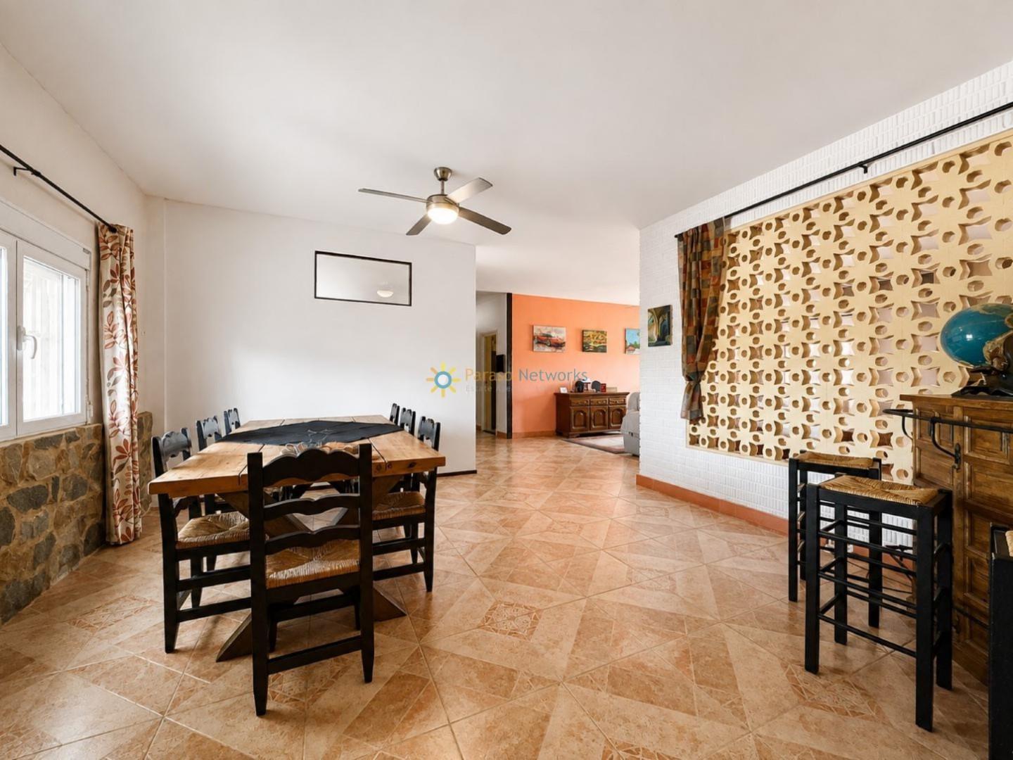 Villa for Sale in Olleria, l'