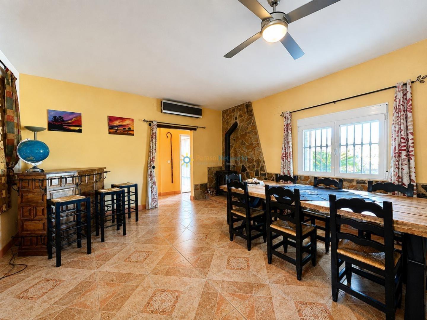 Villa for Sale in Olleria, l'