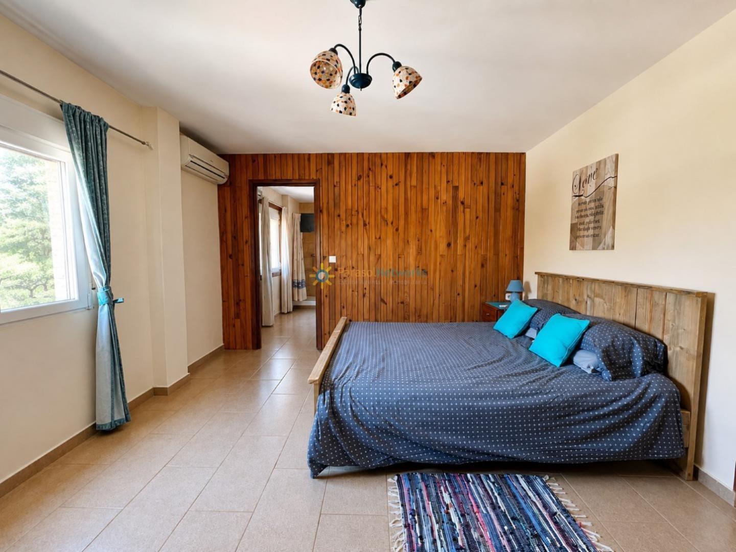 Villa for Sale in Olleria, l'