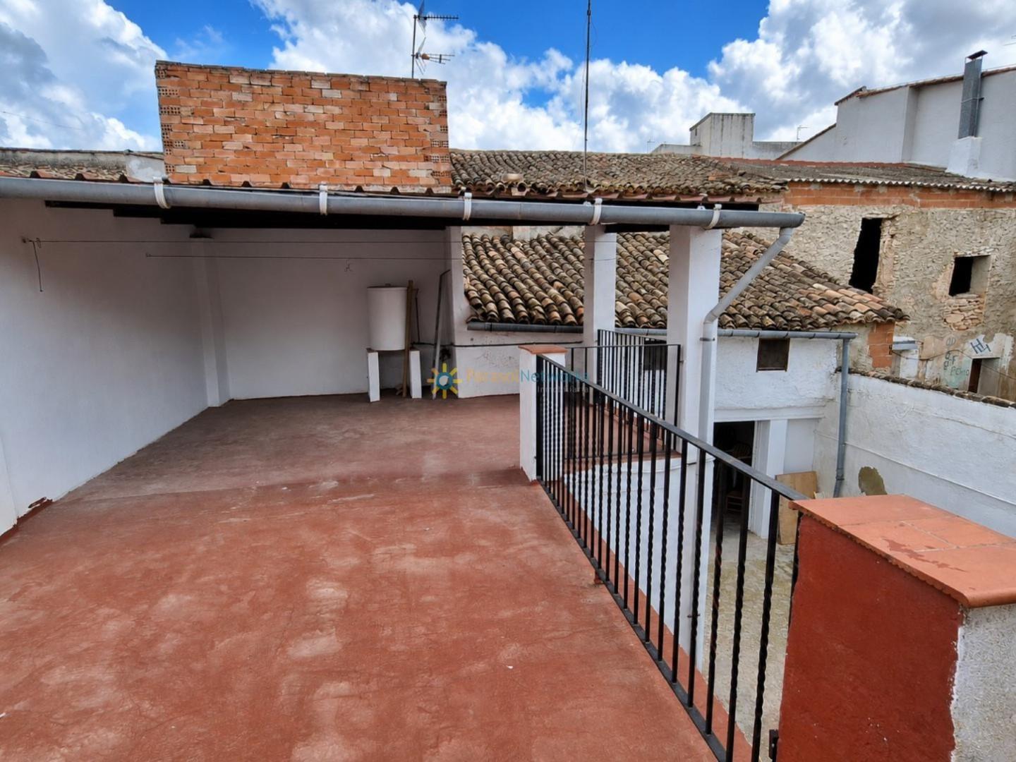 Semi-detached House for Sale in Montaverner