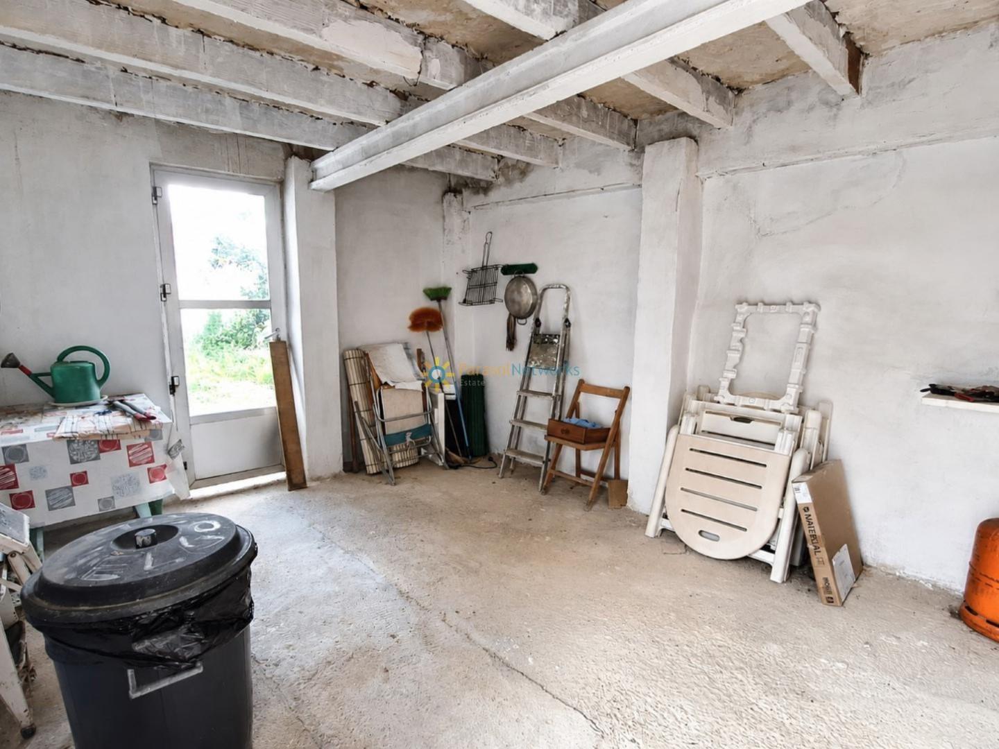 Semi-detached House for Sale in Montaverner
