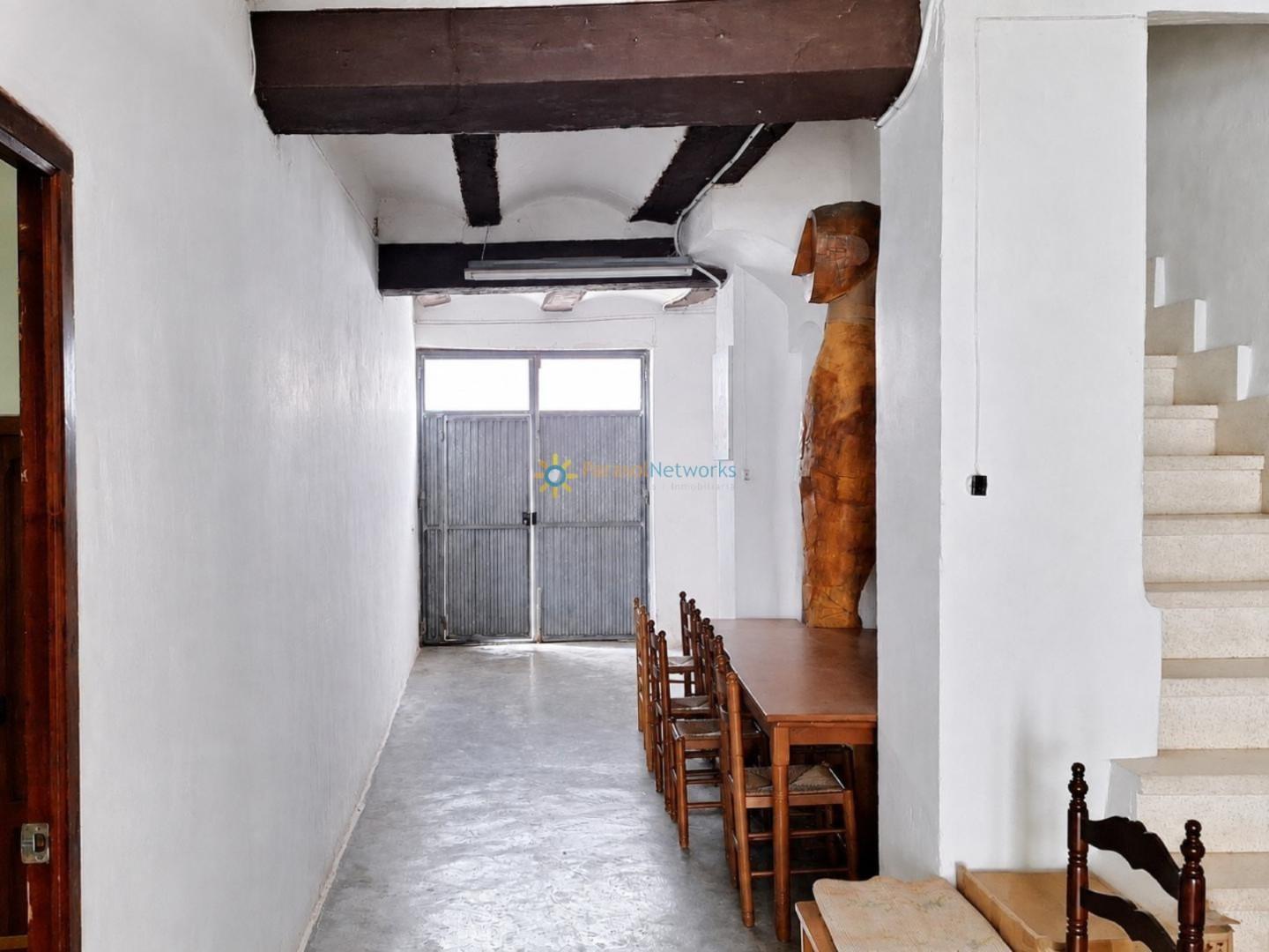 Semi-detached House for Sale in Montaverner